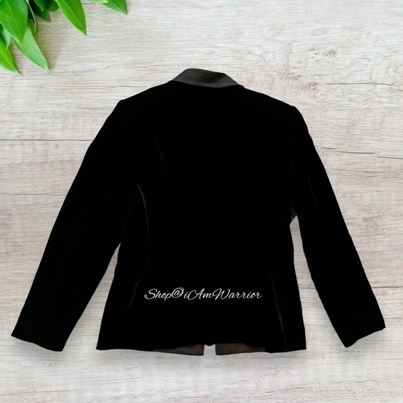 Talbots soft black velvet satin lapel tie blazer with built in cami - Picture 4 of 9